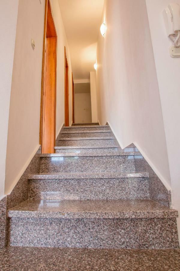 Larus-M Apartments Мимице Экстерьер фото